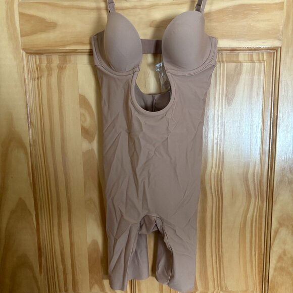 Skims deep plunge shapewear mid-thigh bodysuit sienna color xs - Picture 2 of 6